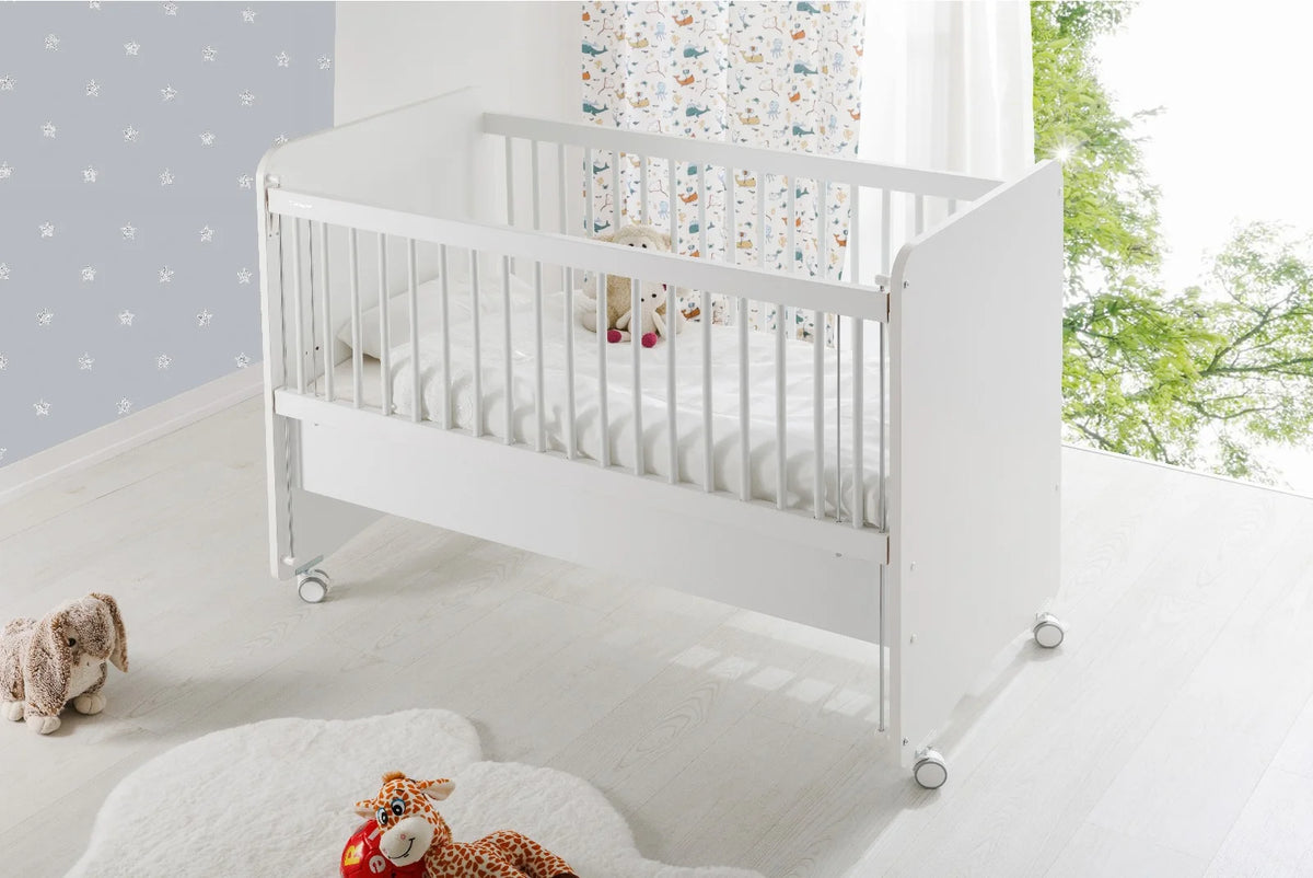 BabyWhen 1065 White Mother Side Crib with wheels 120 X60
